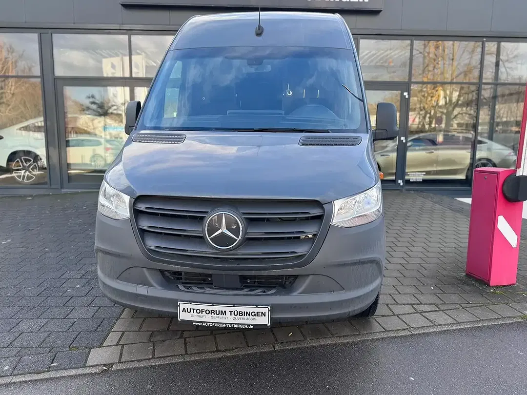 Mercedes-Benz Sprinter - Thumbnail 2