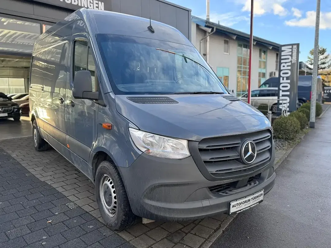 Mercedes-Benz Sprinter - Thumbnail 3