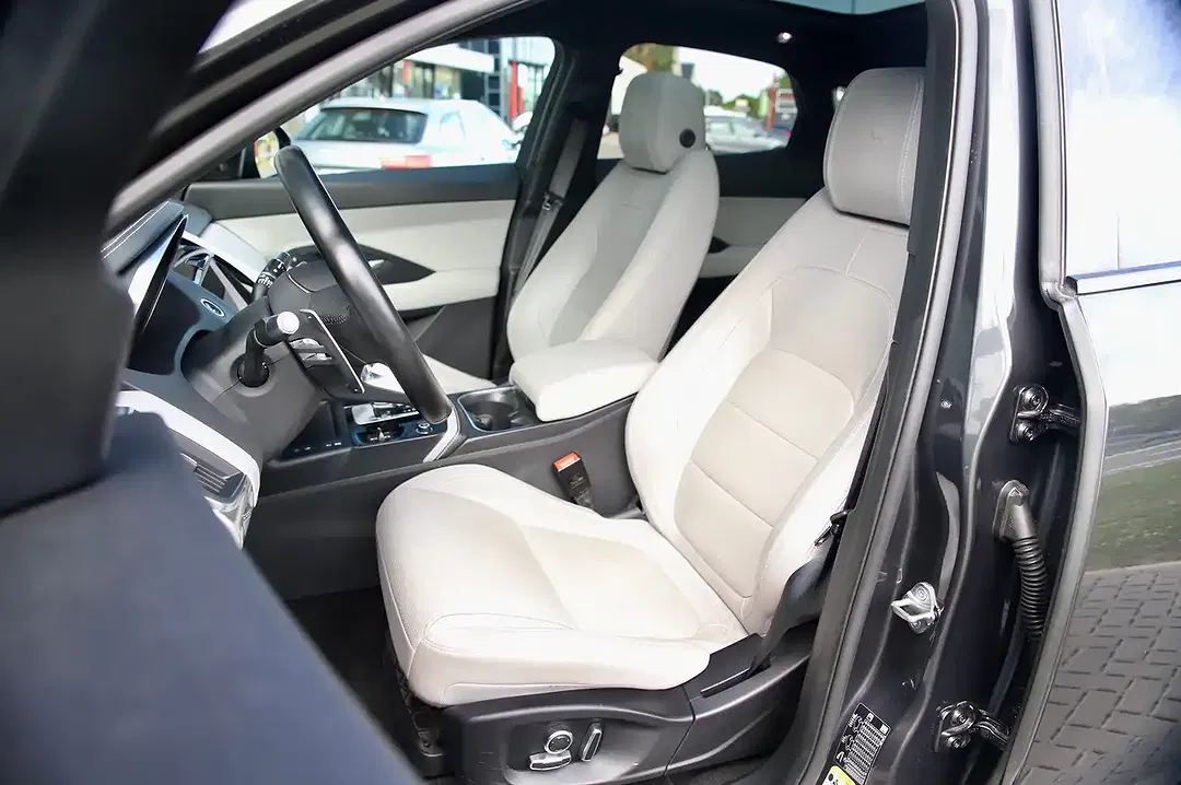 Jaguar E-Pace - Thumbnail 14