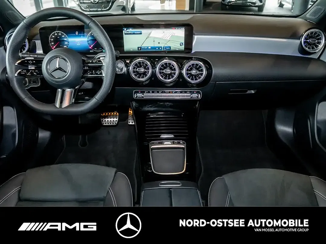 Mercedes-Benz A 200 - Thumbnail 12