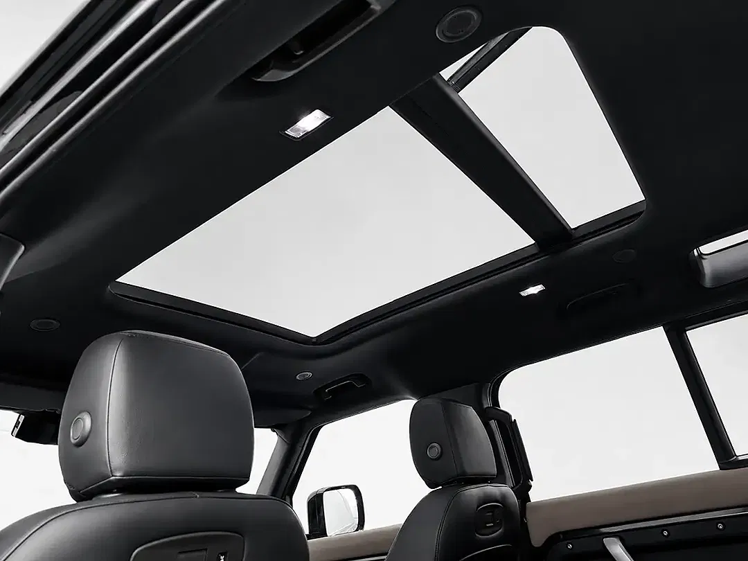 Land Rover Defender - Thumbnail 14