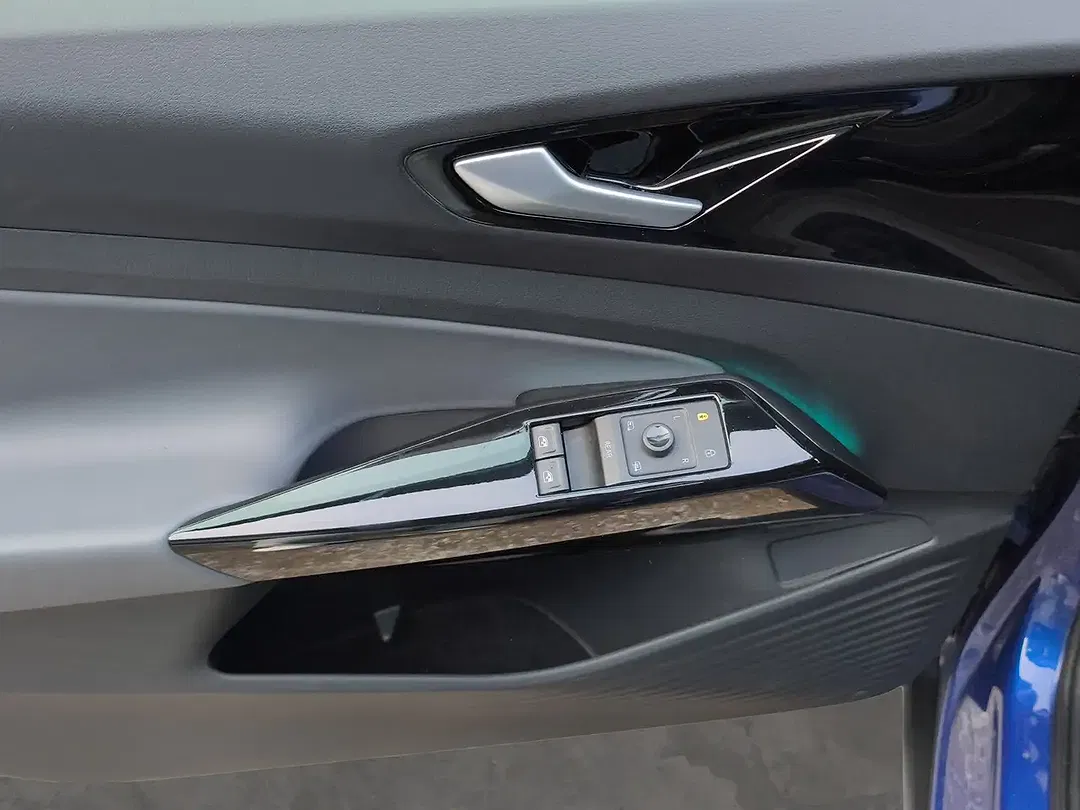 Volkswagen ID.4 - Thumbnail 11