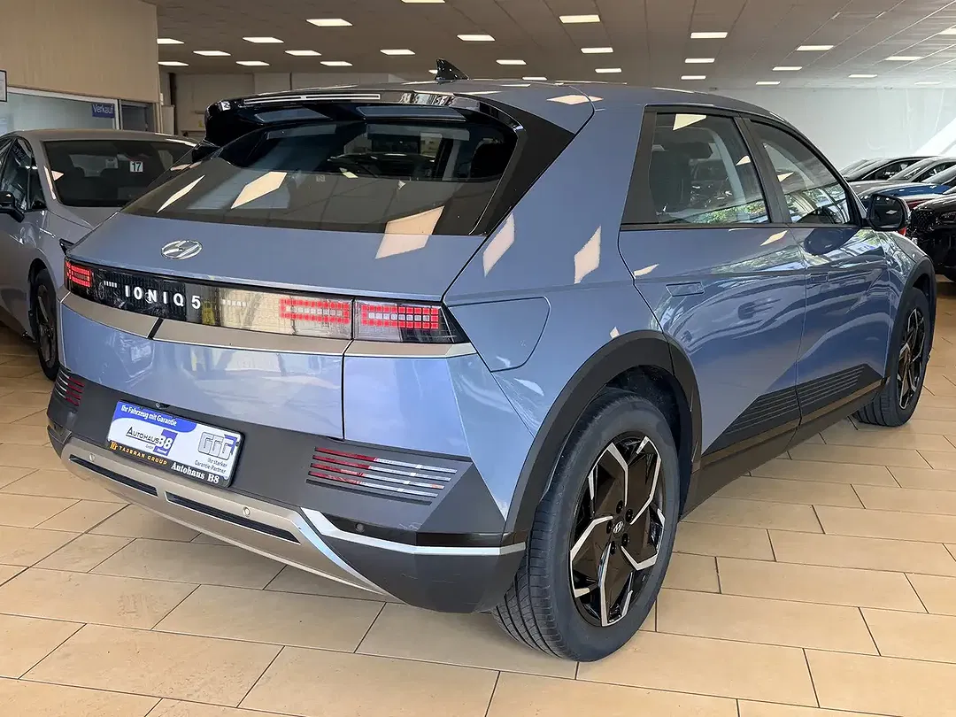 Hyundai IONIQ 5 - Thumbnail 4