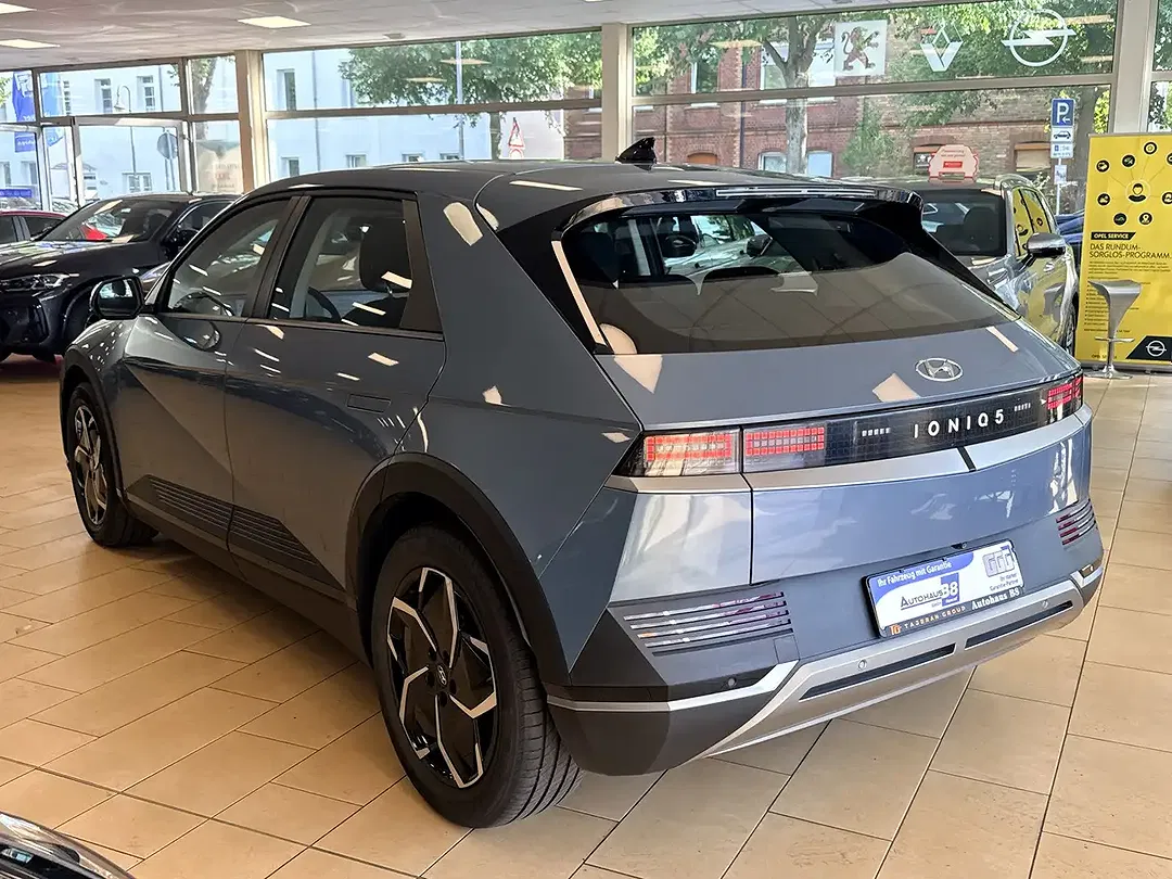 Hyundai IONIQ 5 - Thumbnail 6