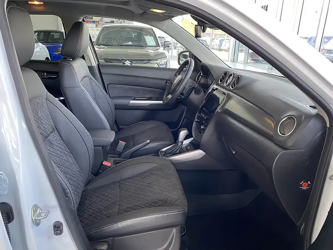 Suzuki Vitara - Thumbnail 5