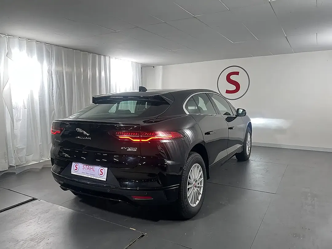 Jaguar I-Pace - Thumbnail 2