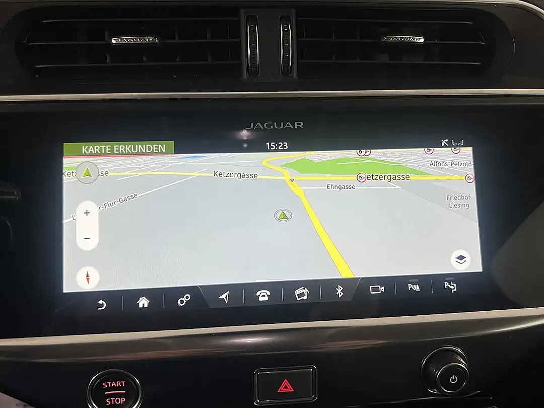 Jaguar I-Pace - Thumbnail 24