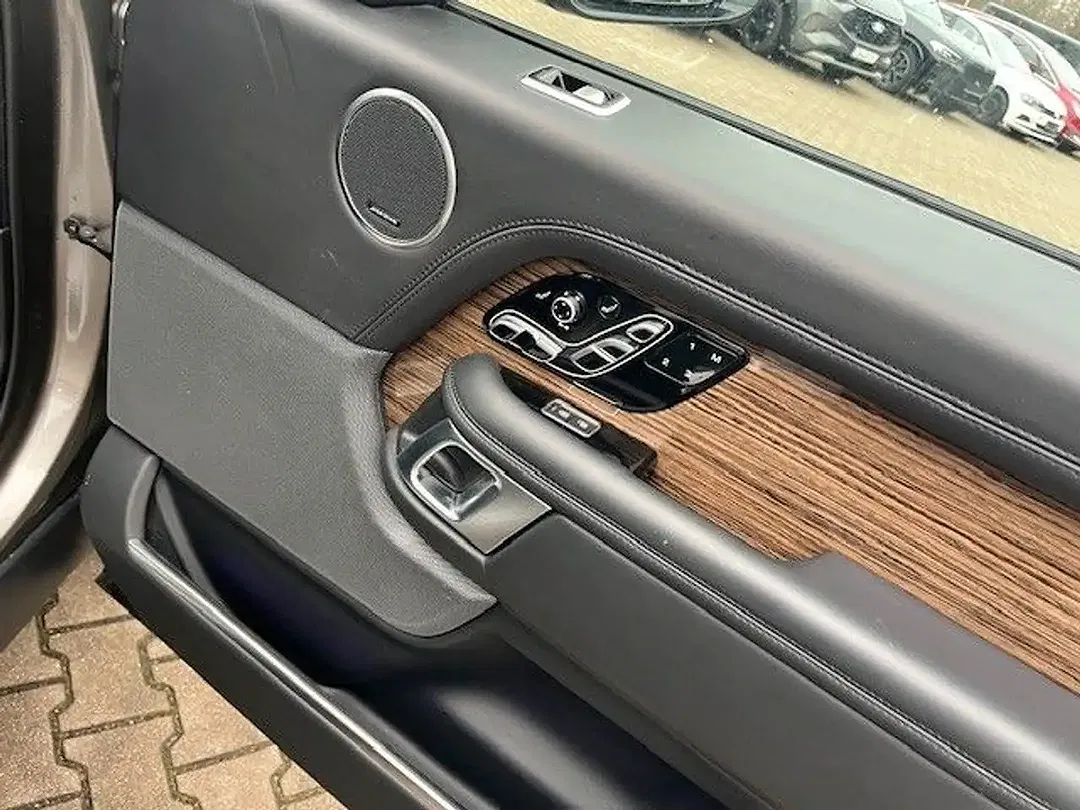Land Rover Range Rover - Thumbnail 9