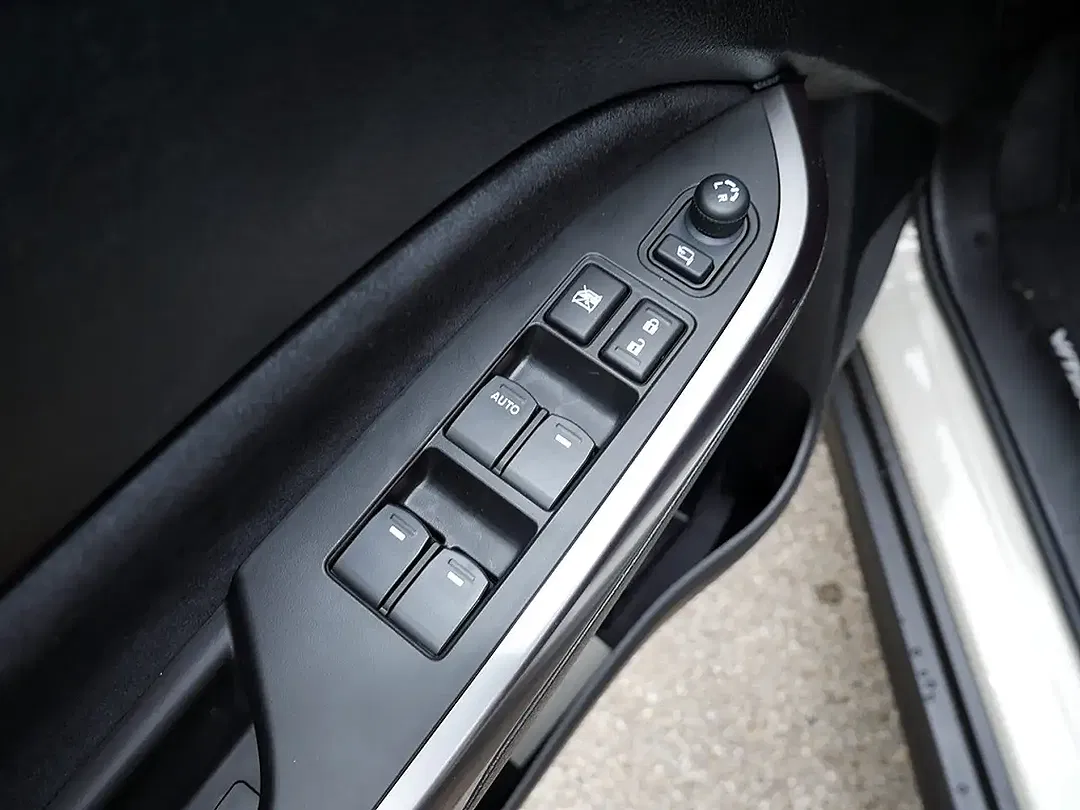 Suzuki Vitara - Thumbnail 10