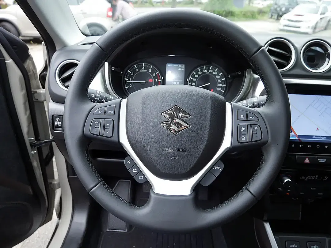 Suzuki Vitara - Thumbnail 11
