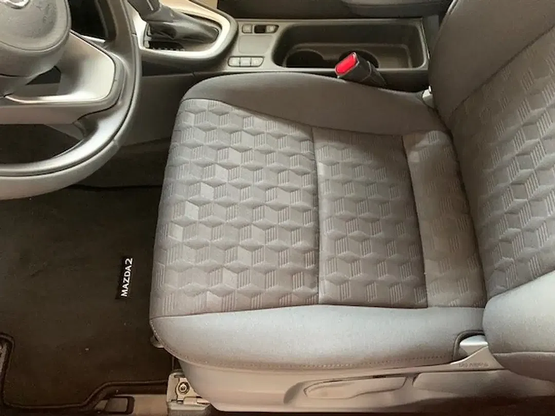 Mazda 2 - Thumbnail 10