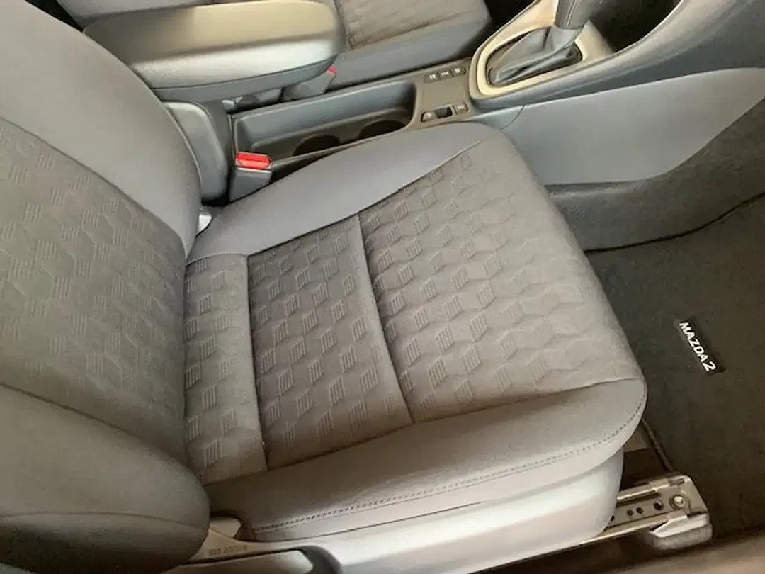 Mazda 2 - Thumbnail 11