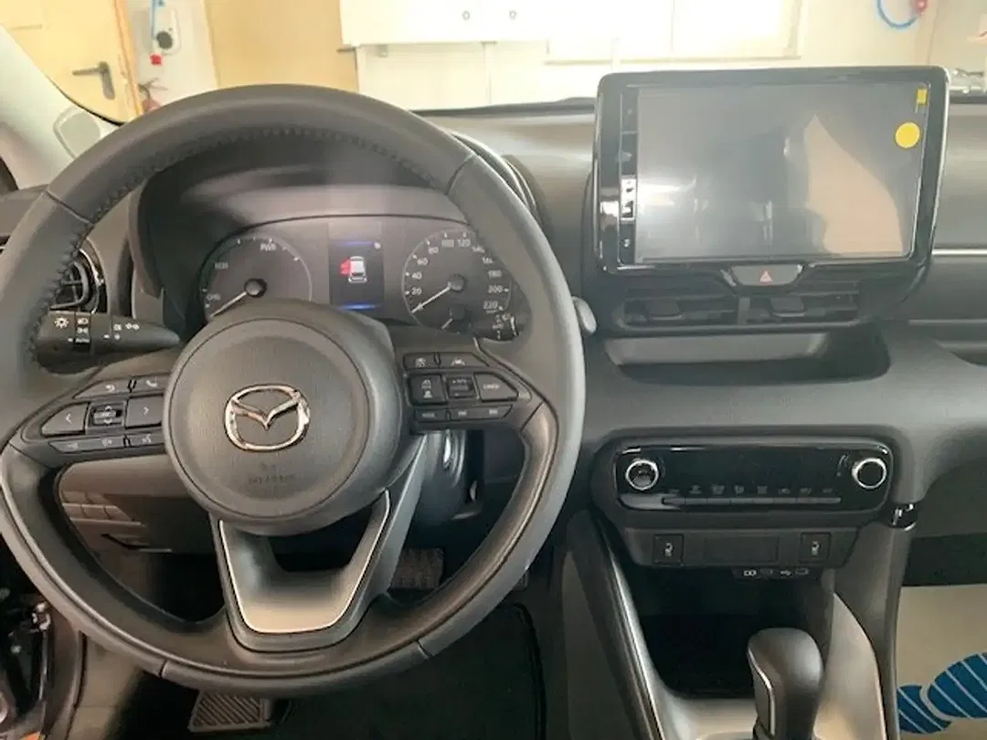Mazda 2 - Thumbnail 8