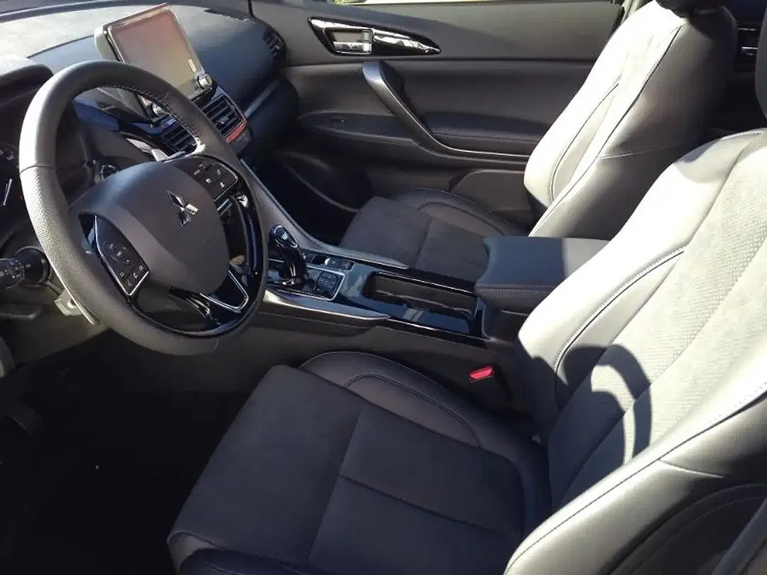 Mitsubishi Eclipse Cross - Thumbnail 3
