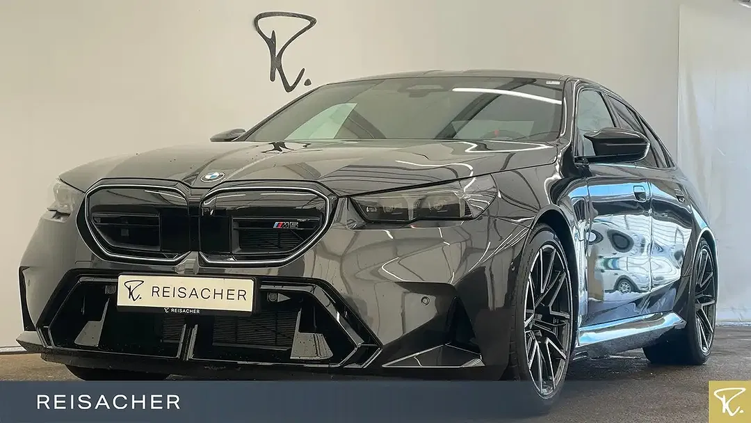 BMW M5 - Thumbnail 1