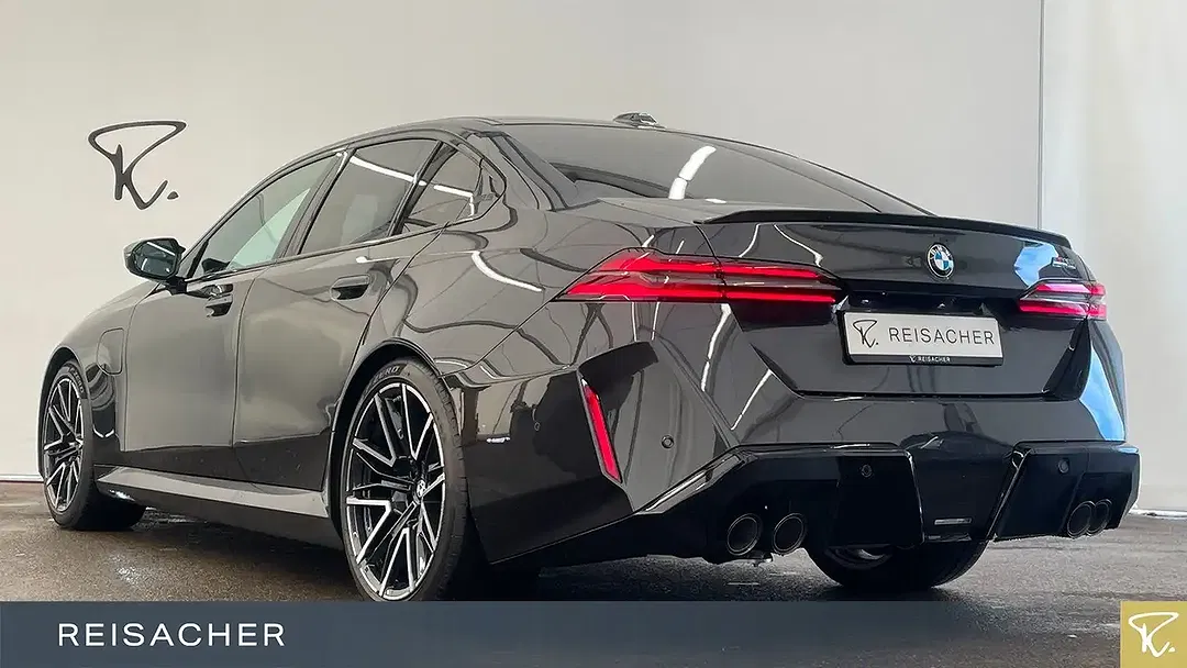 BMW M5 - Thumbnail 2