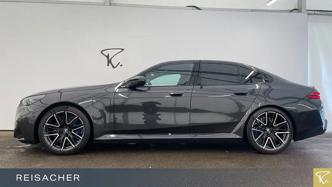 BMW M5 - Thumbnail 9