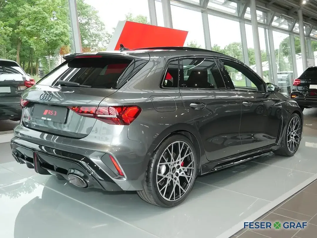 Audi RS3 - Thumbnail 2