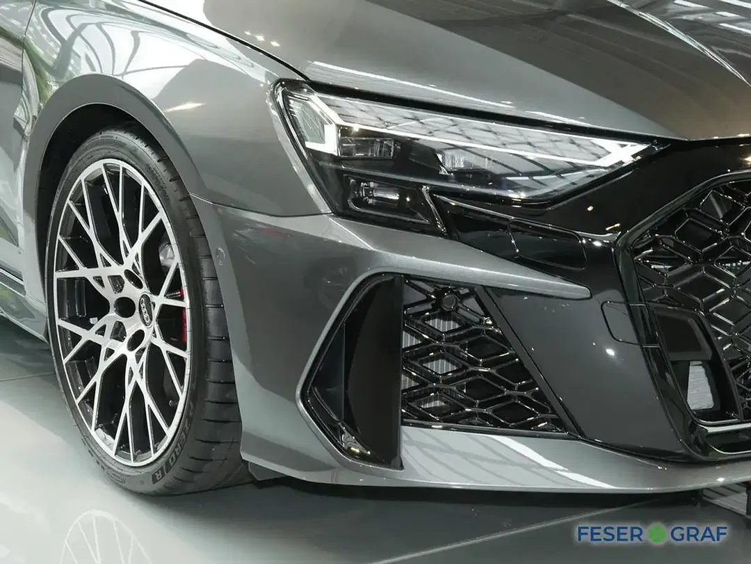 Audi RS3 - Thumbnail 1