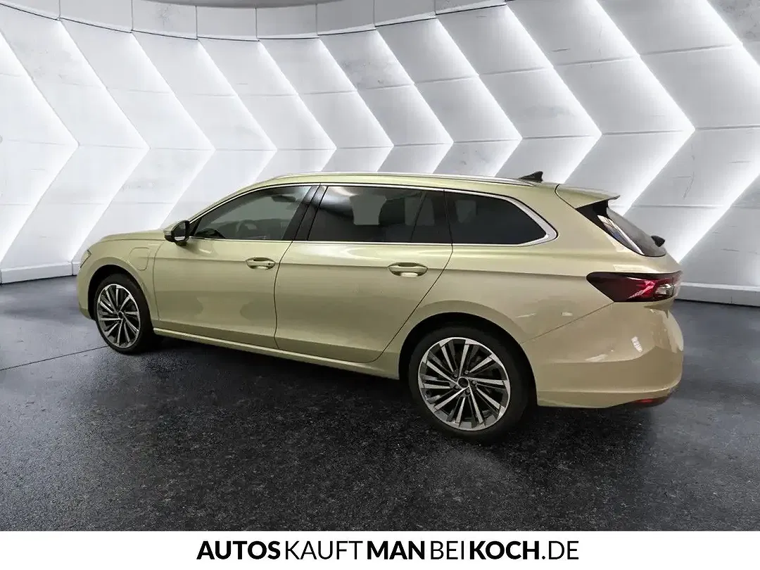 Skoda Superb - Thumbnail 2