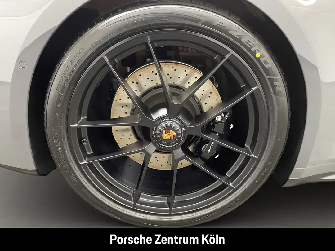 Porsche 992 - Thumbnail 10