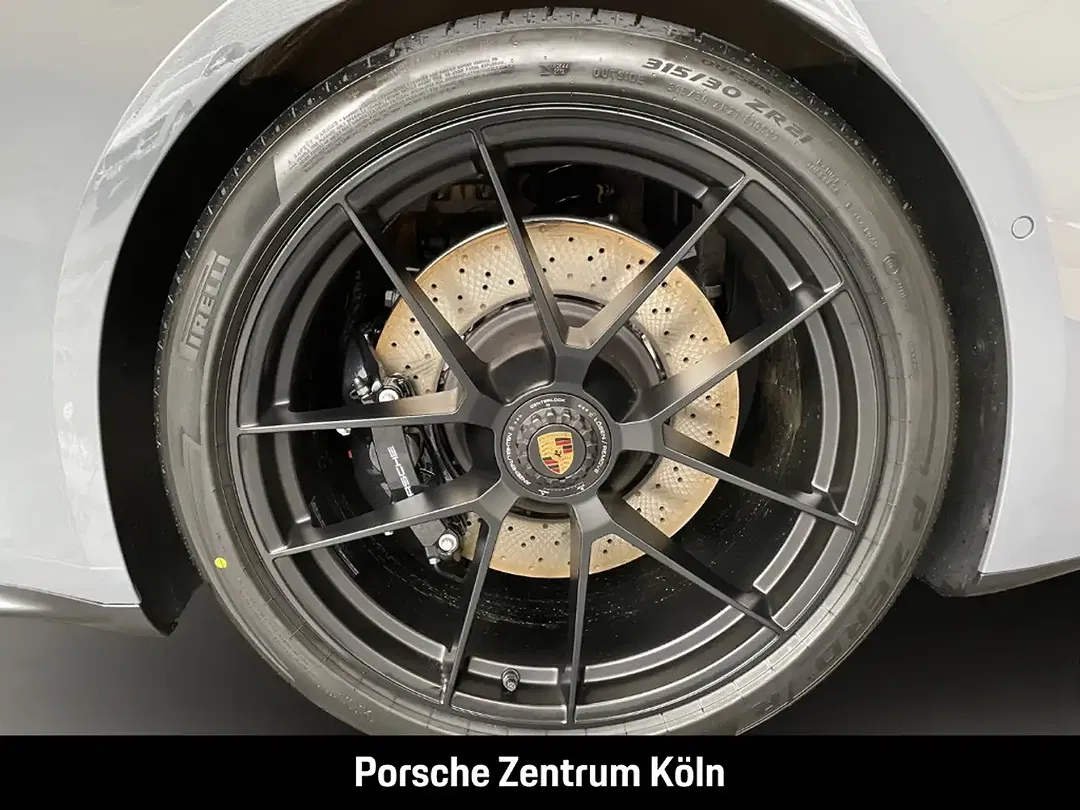 Porsche 992 - Thumbnail 11
