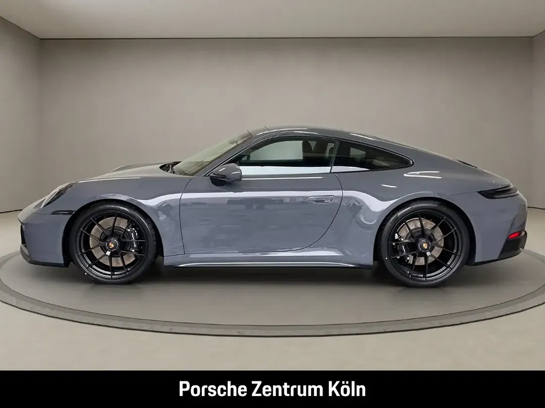 Porsche 992 - Thumbnail 2
