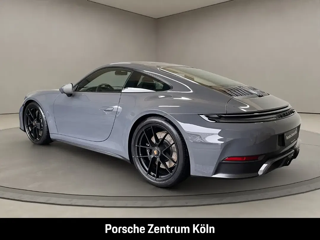 Porsche 992 - Thumbnail 3