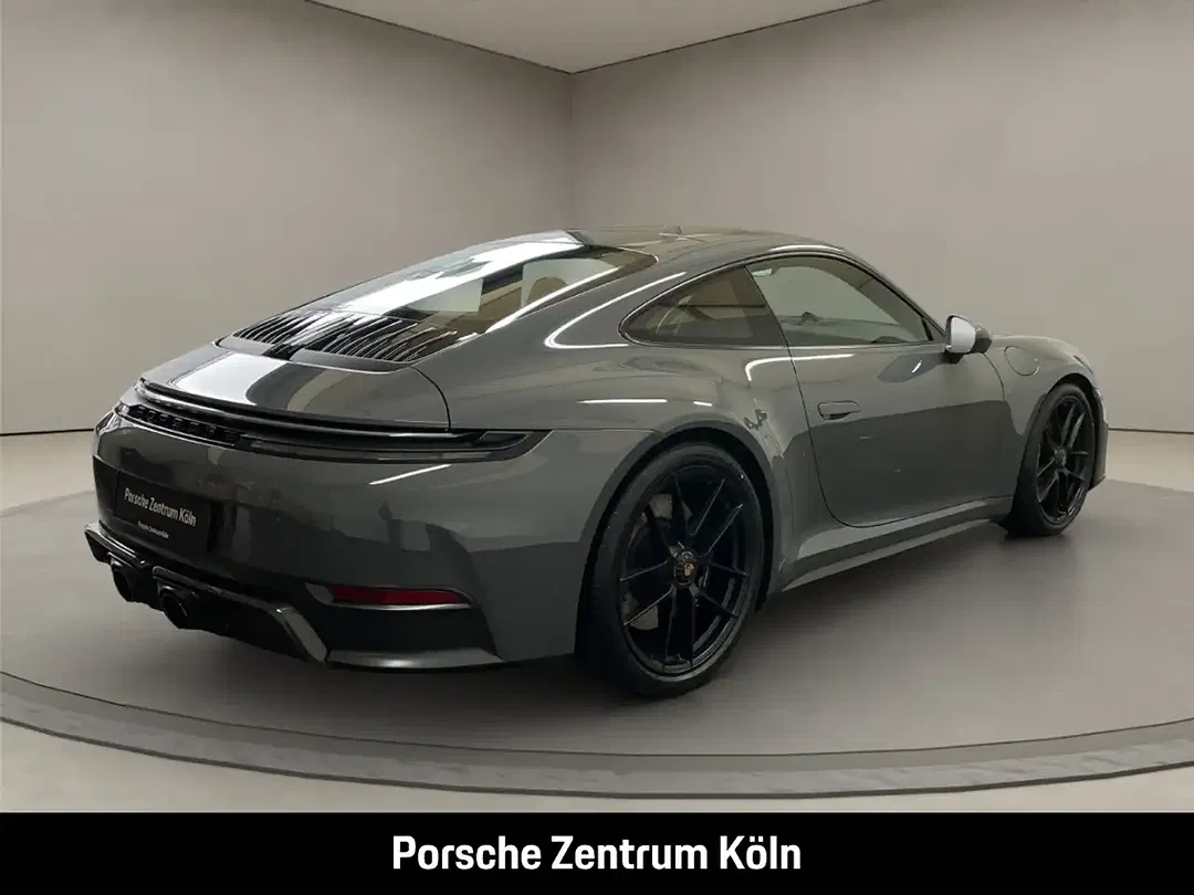 Porsche 992 - Thumbnail 5