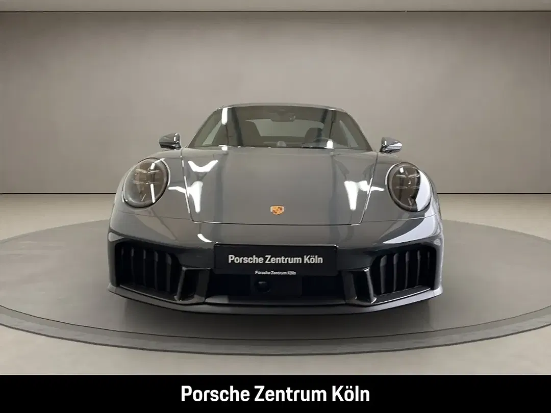 Porsche 992 - Thumbnail 8