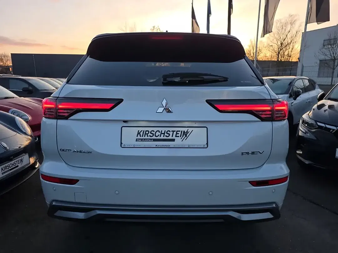 Mitsubishi Outlander - Thumbnail 13