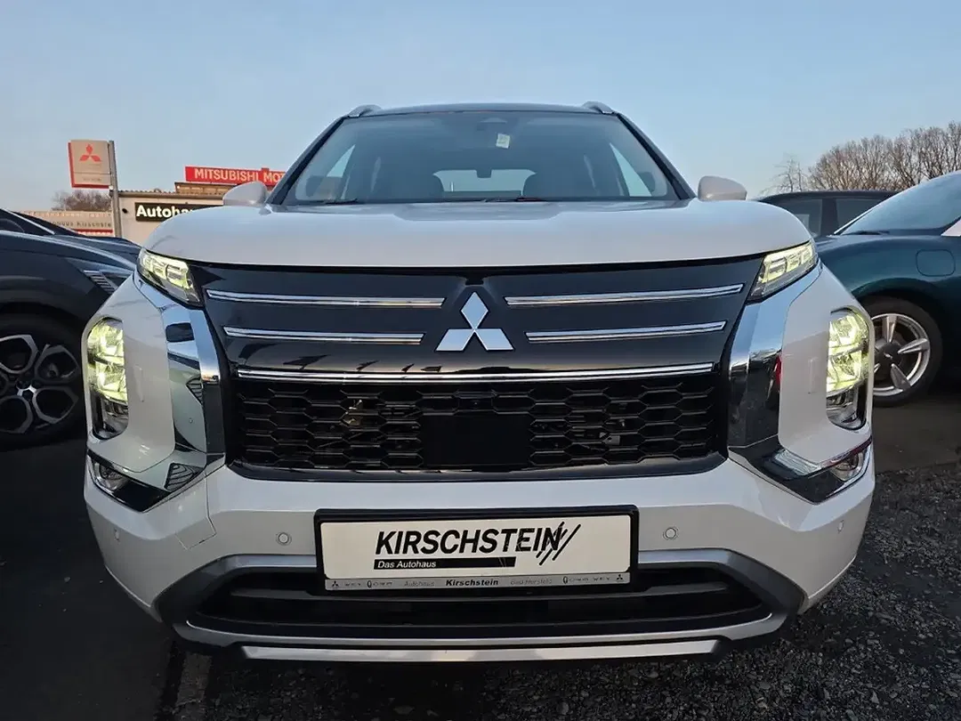 Mitsubishi Outlander - Thumbnail 6