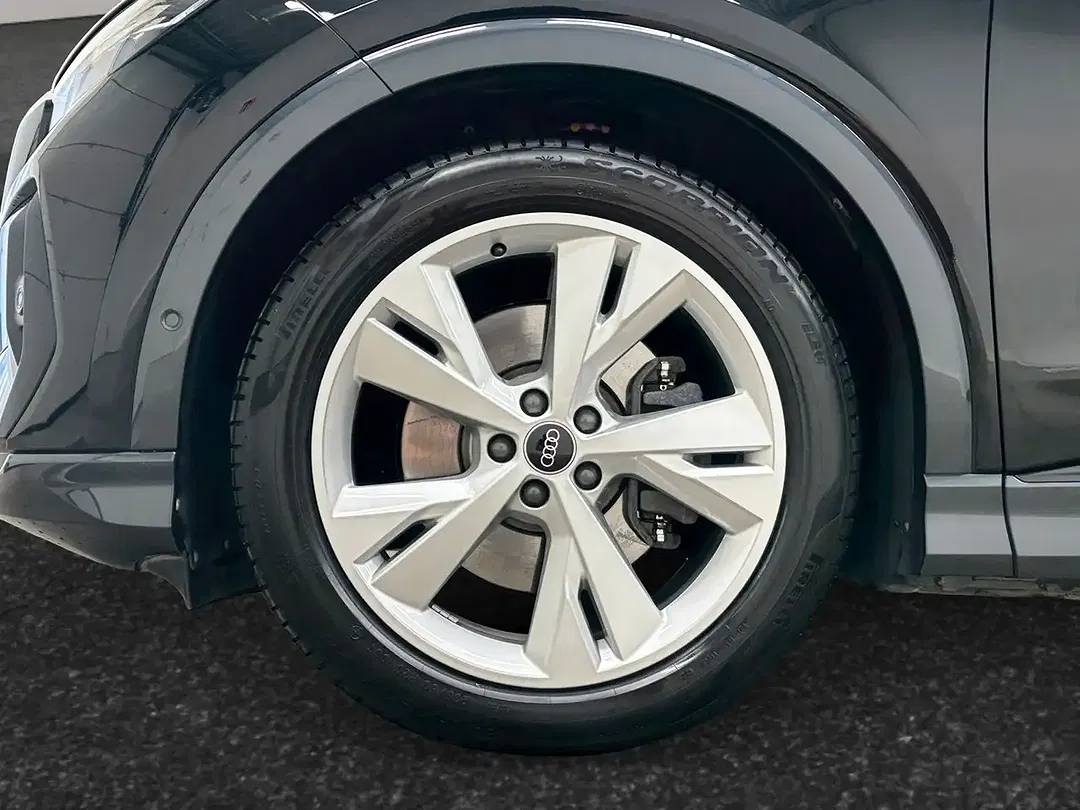 Audi Q4 e-tron - Thumbnail 5