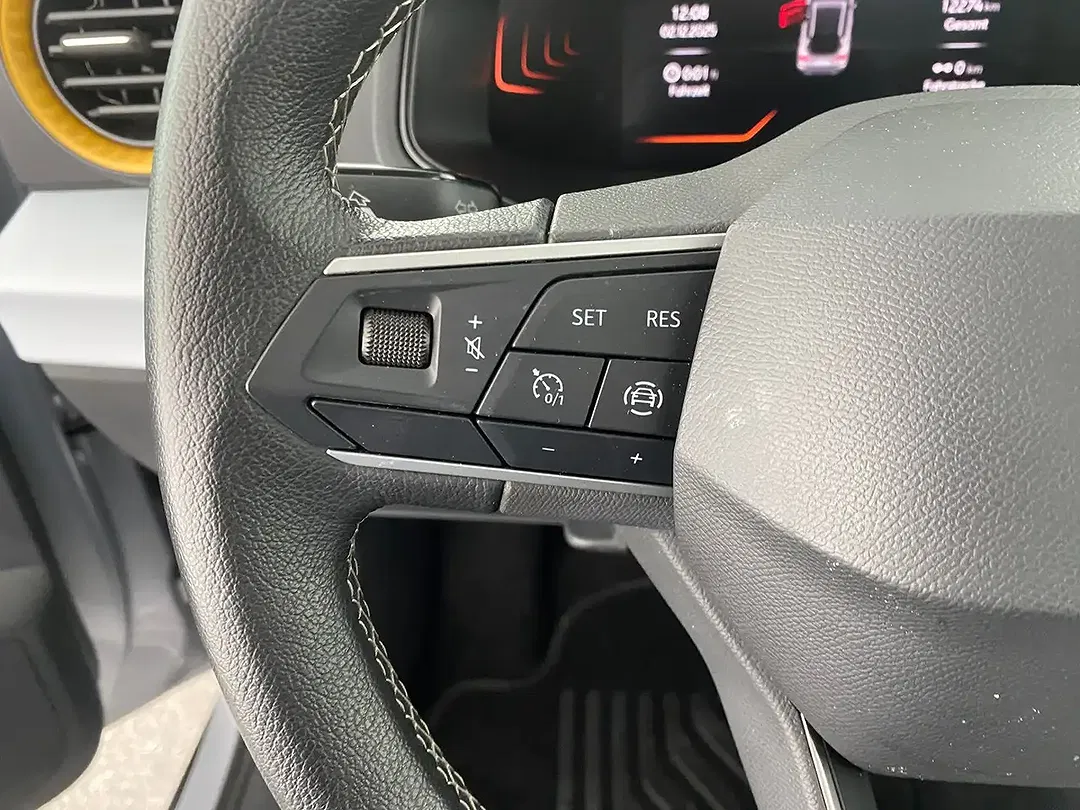 SEAT Arona - Thumbnail 14