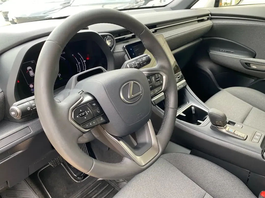 Lexus LBX - Thumbnail 12