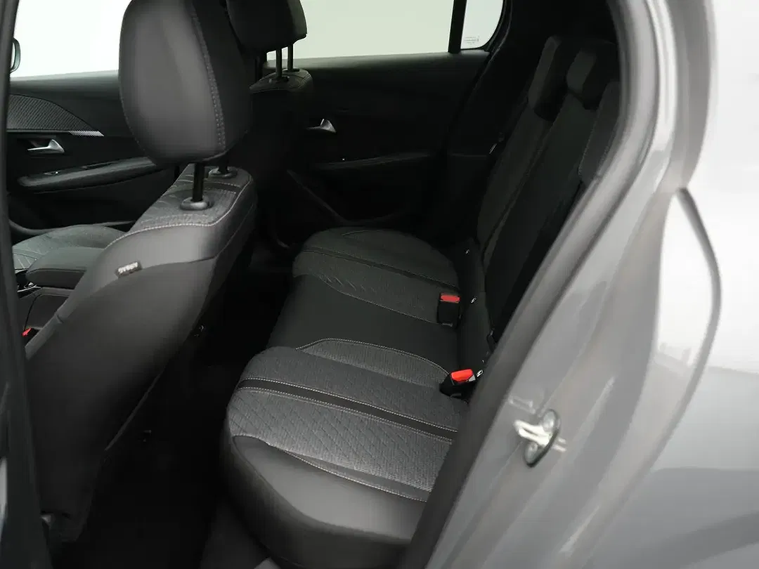 Peugeot 208 - Thumbnail 7