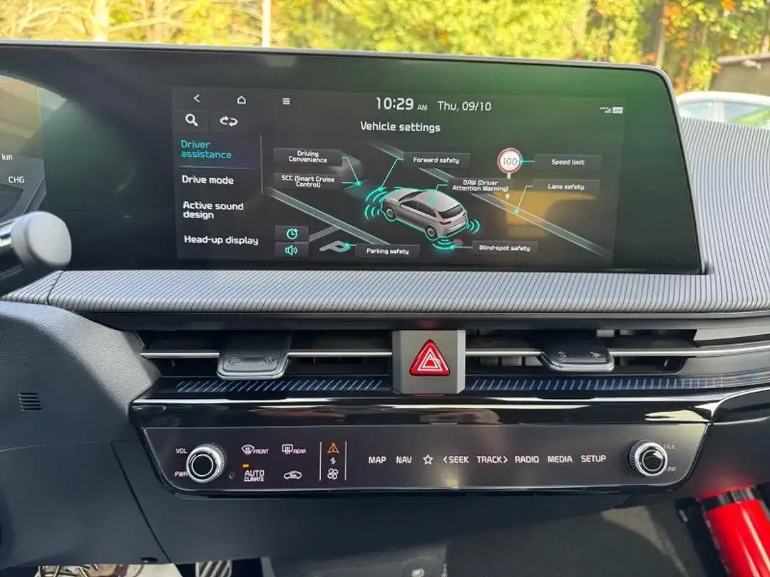Kia EV6 - Thumbnail 13