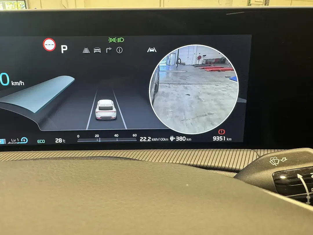 Kia EV6 - Thumbnail 14