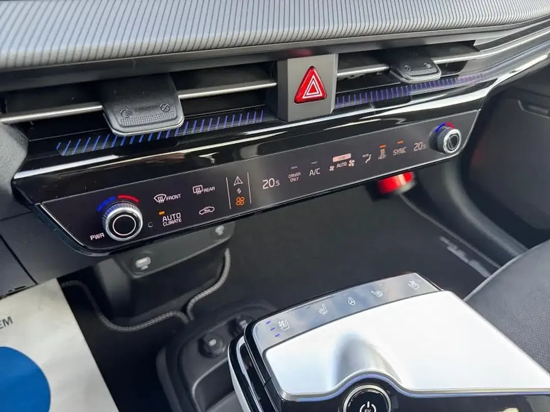 Kia EV6 - Thumbnail 16