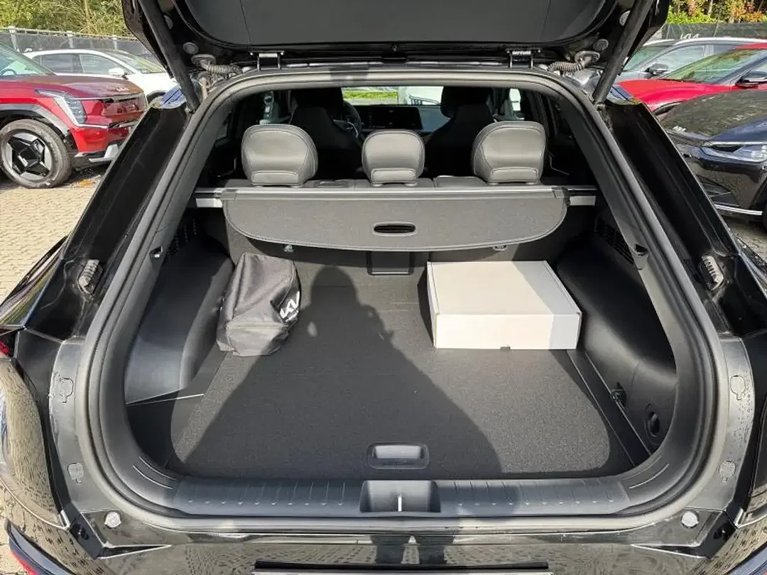 Kia EV6 - Thumbnail 24