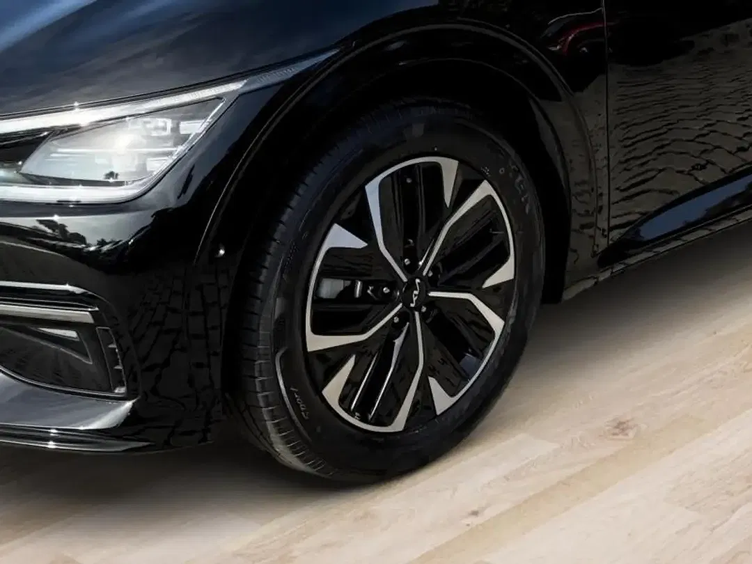 Kia EV6 - Thumbnail 3