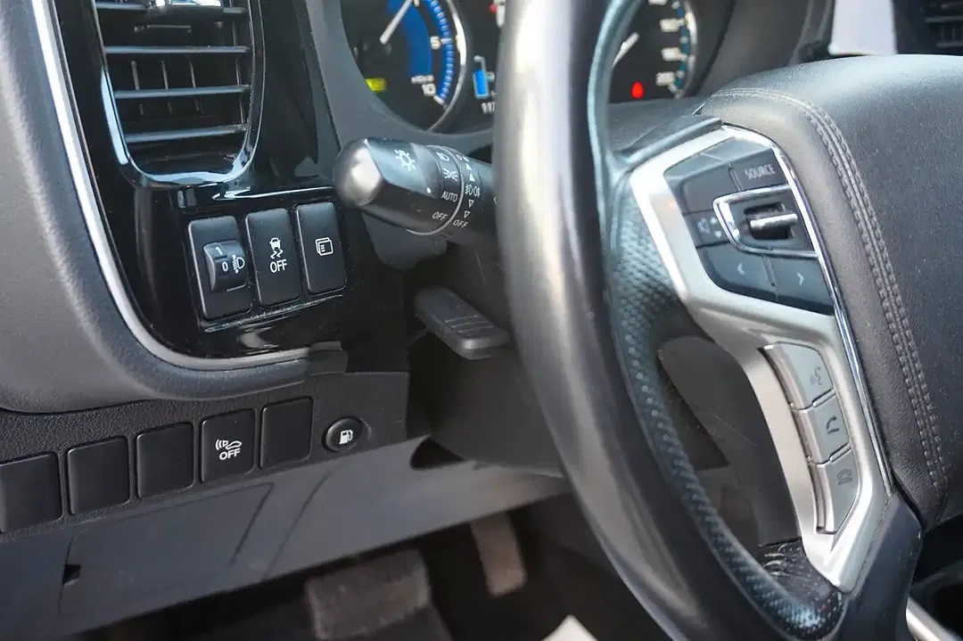 Mitsubishi Outlander - Thumbnail 15