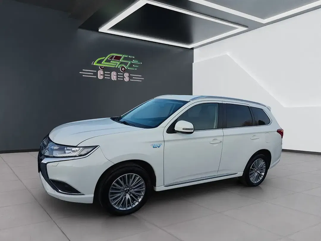 Mitsubishi Outlander - Thumbnail 3