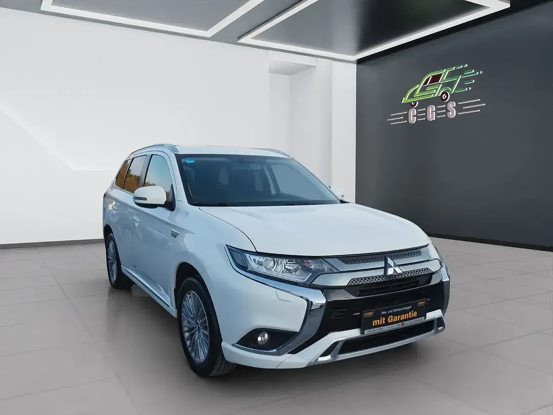 Mitsubishi Outlander - Thumbnail 5
