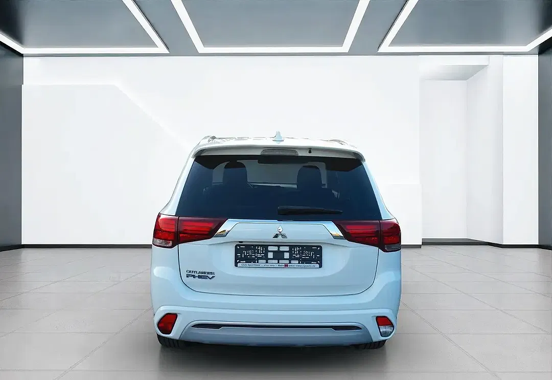 Mitsubishi Outlander - Thumbnail 7