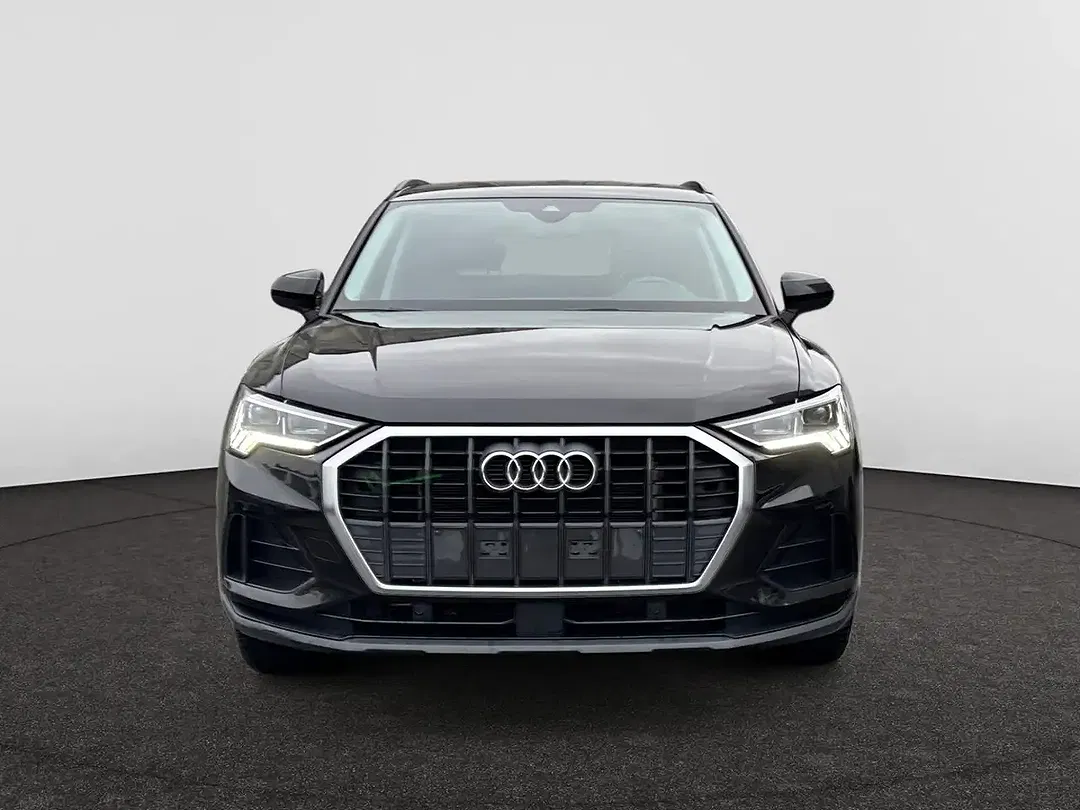 Audi Q3 - Thumbnail 3