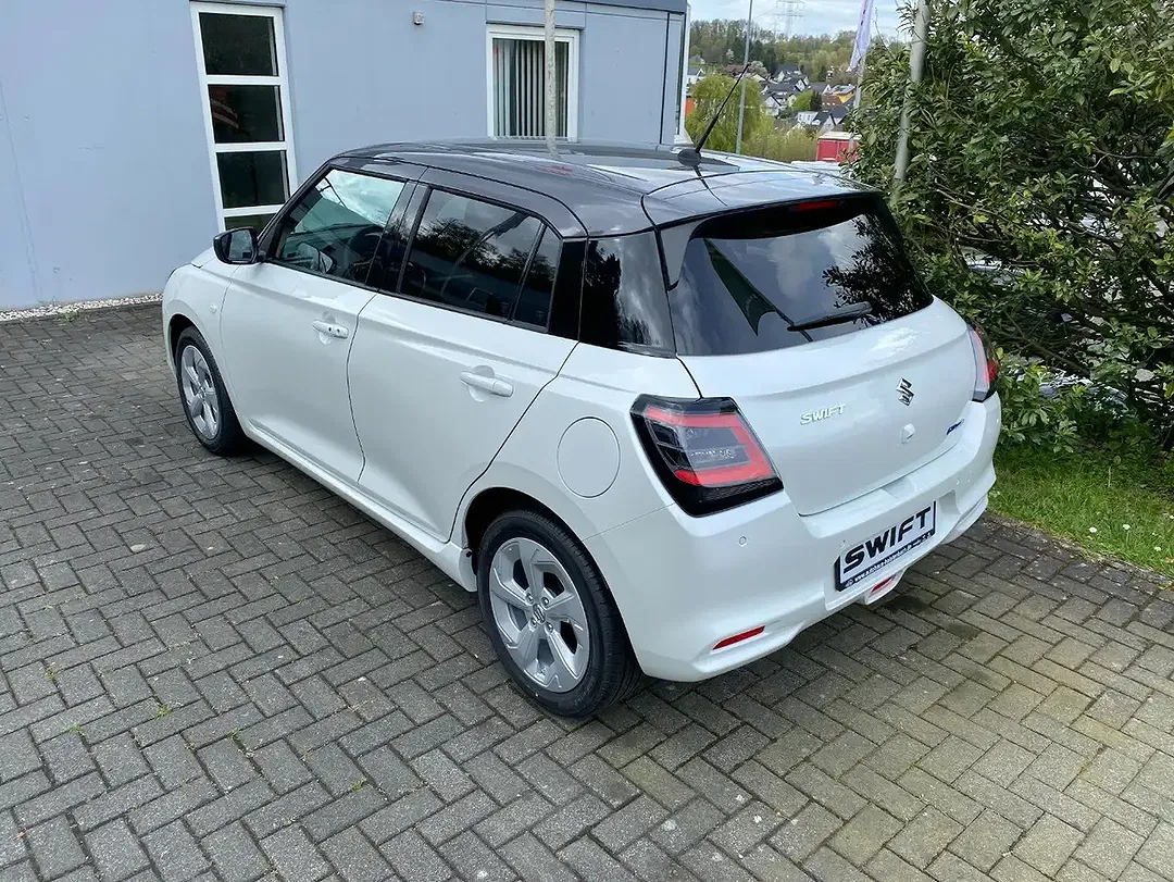 Suzuki Swift - Thumbnail 2