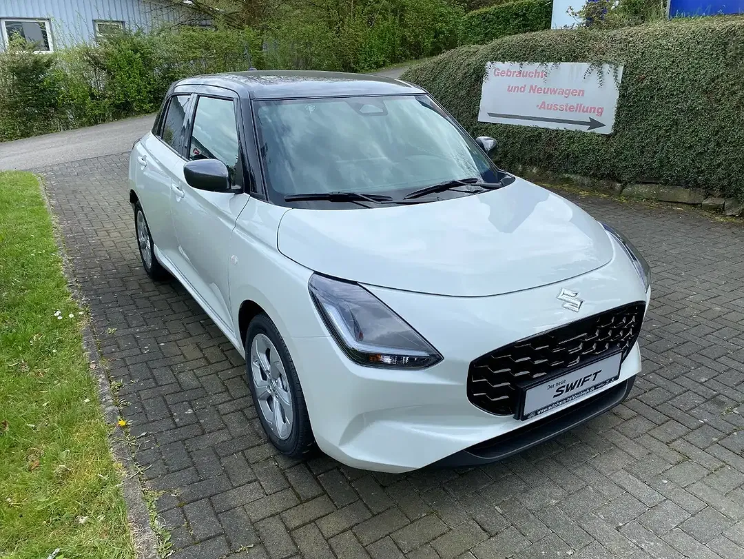 Suzuki Swift - Thumbnail 4
