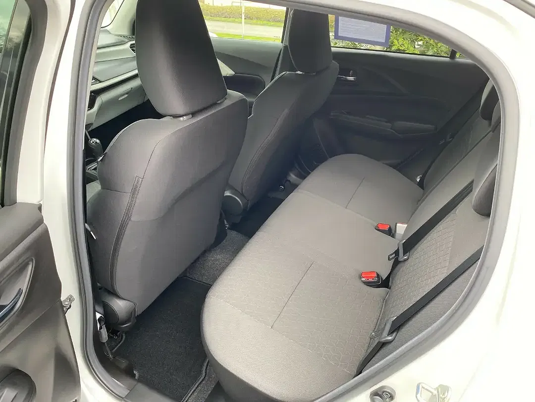 Suzuki Swift - Thumbnail 8