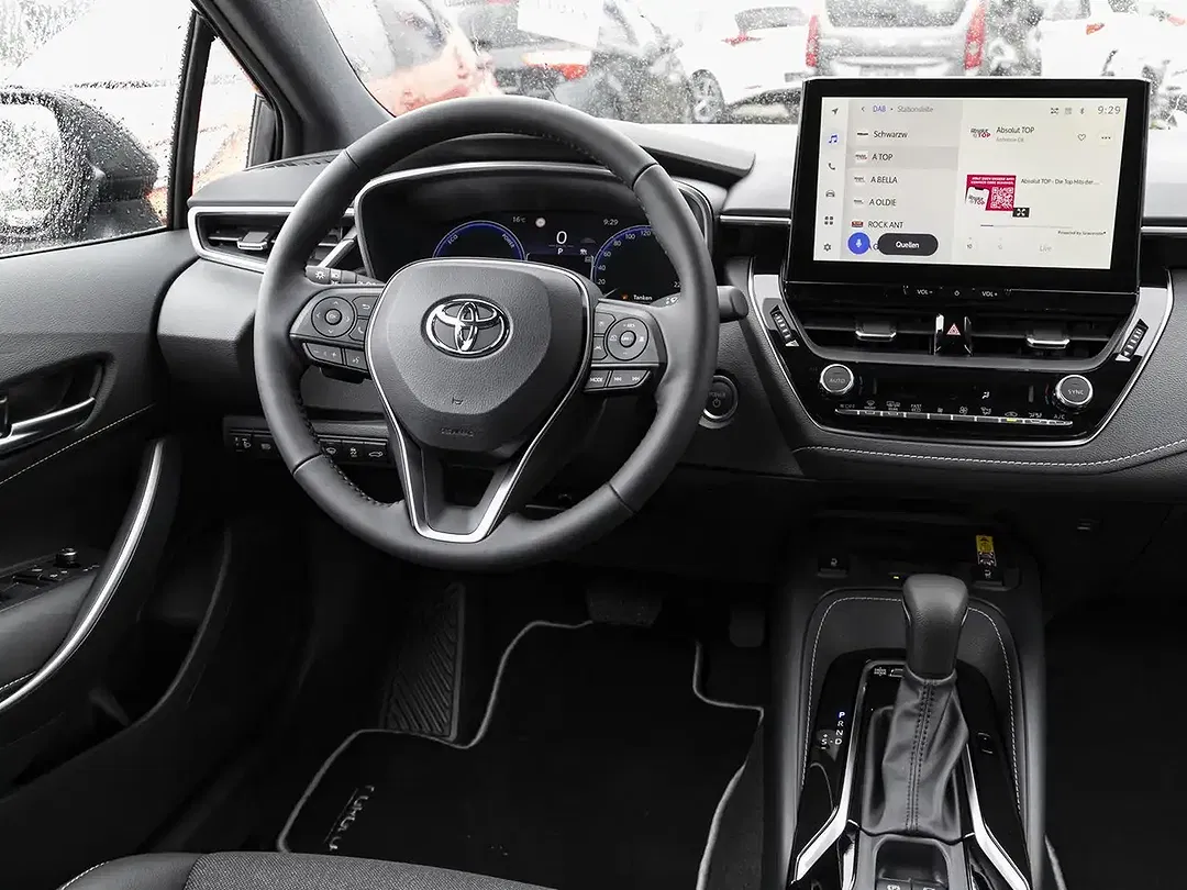 Toyota Corolla - Thumbnail 9